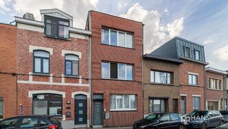 Opbrengsteigendom te koop in DEURNE
