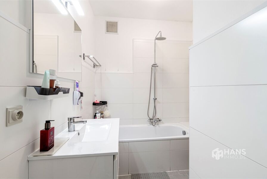 Appartement te koop in DEURNE