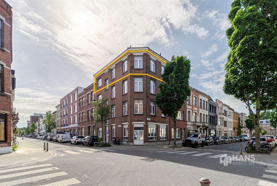 Appartement te koop in DEURNE