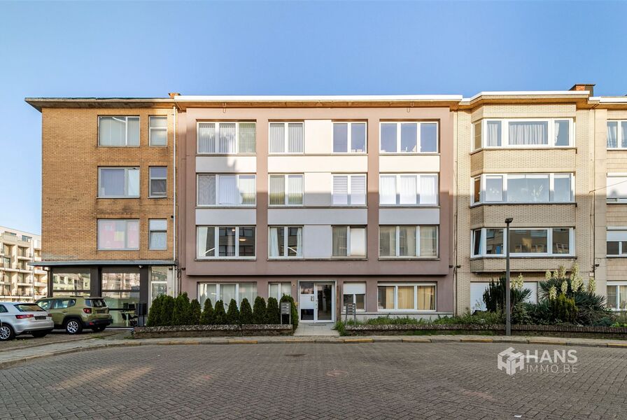 Appartement te koop in DEURNE