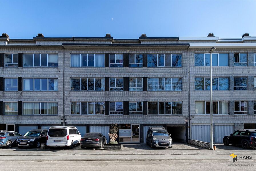 Appartement te koop in DEURNE