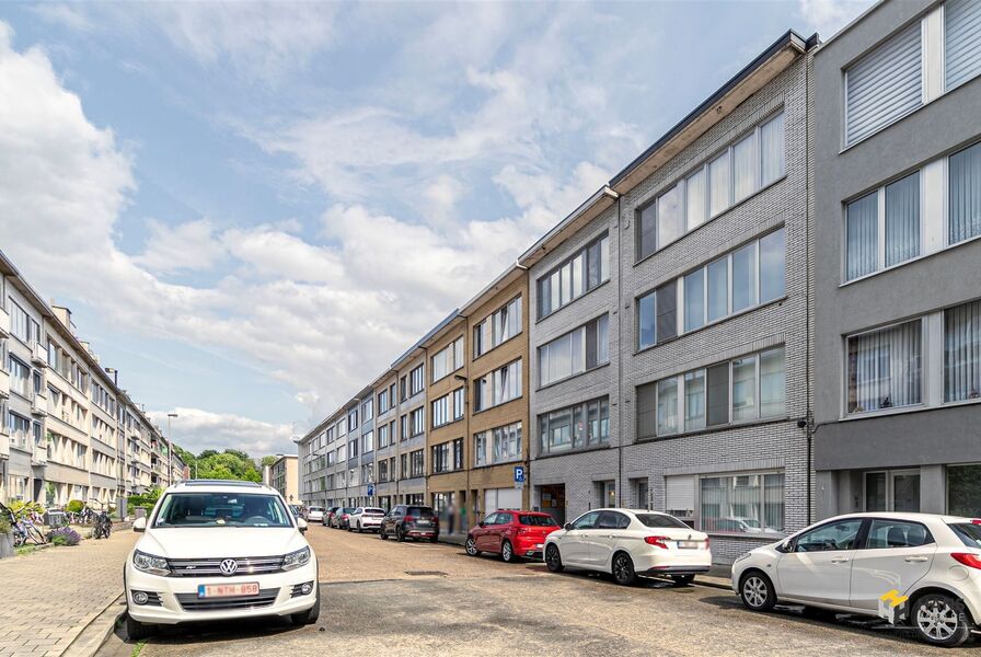 Appartement te koop in DEURNE