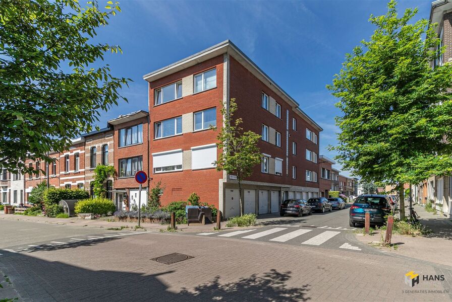 Appartement te koop in DEURNE
