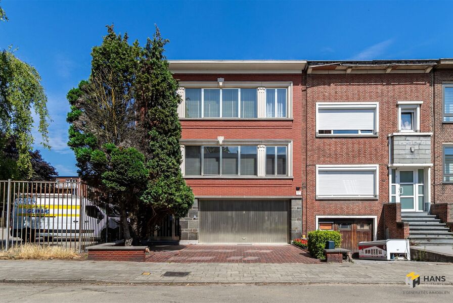 Appartement te koop in DEURNE