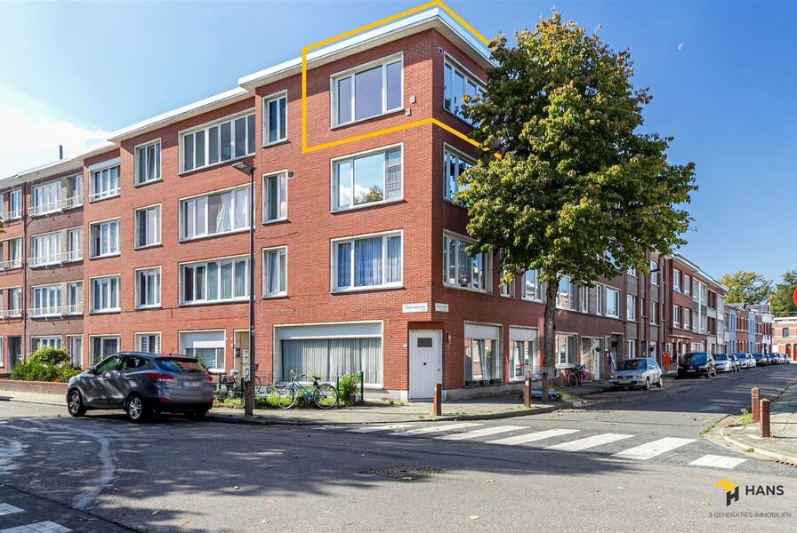 Appartement te koop in DEURNE