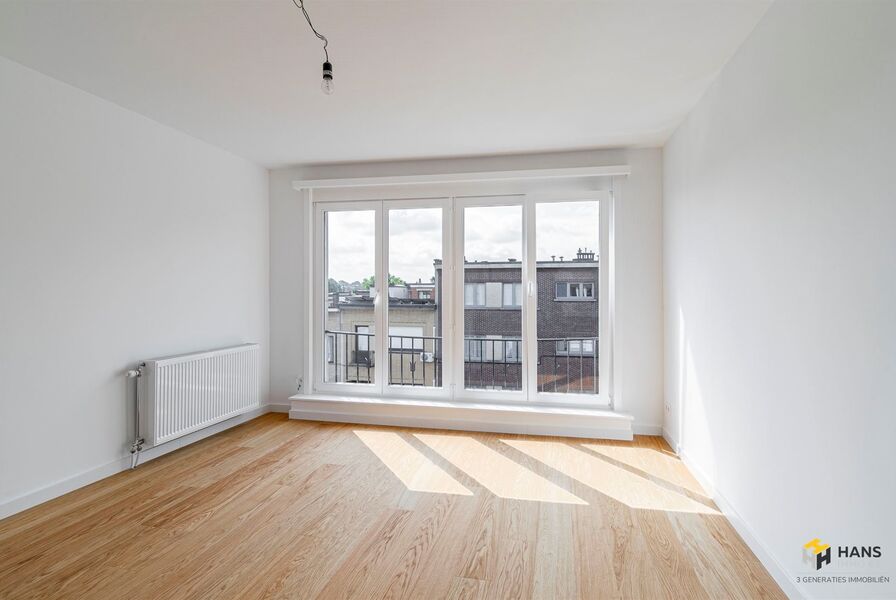 Appartement te koop in DEURNE
