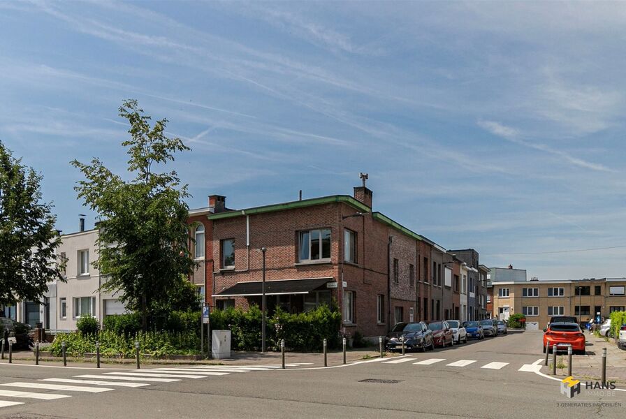Appartement te koop in DEURNE