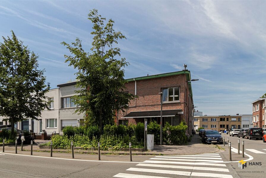Appartement te koop in DEURNE