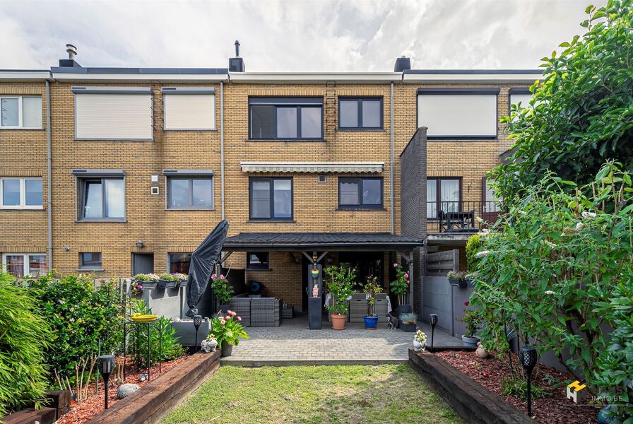 Bel-etage te koop in HOEVENEN