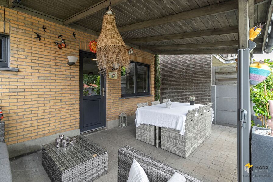 Bel-etage te koop in HOEVENEN