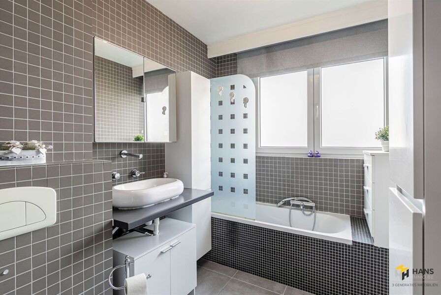 Bel-etage te koop in HOEVENEN