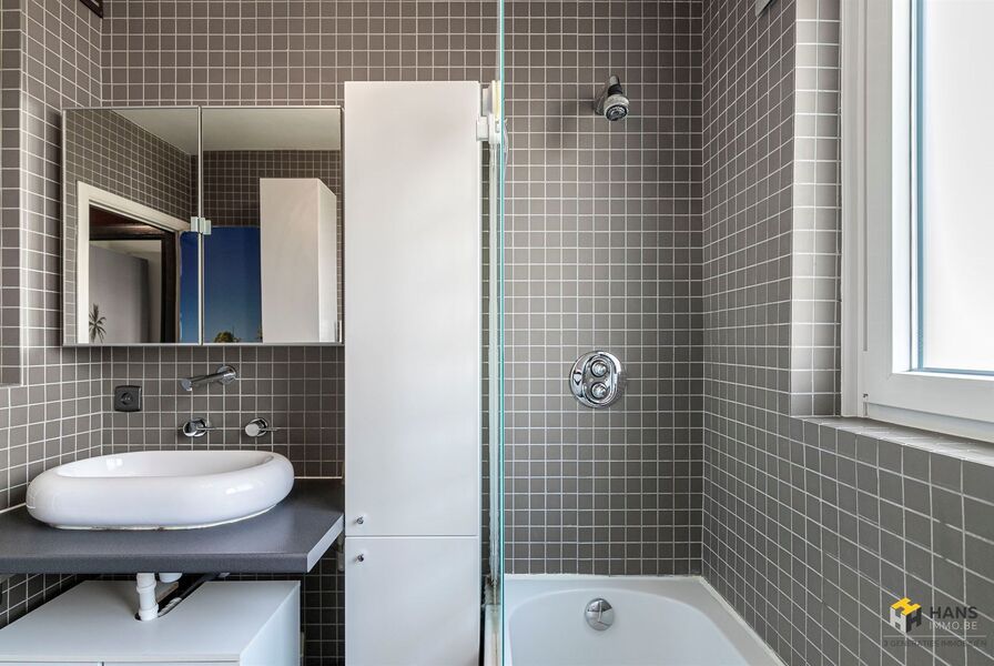 Bel-etage te koop in HOEVENEN