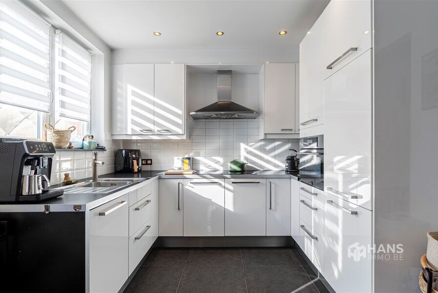 Bel-etage te koop in MERKSEM