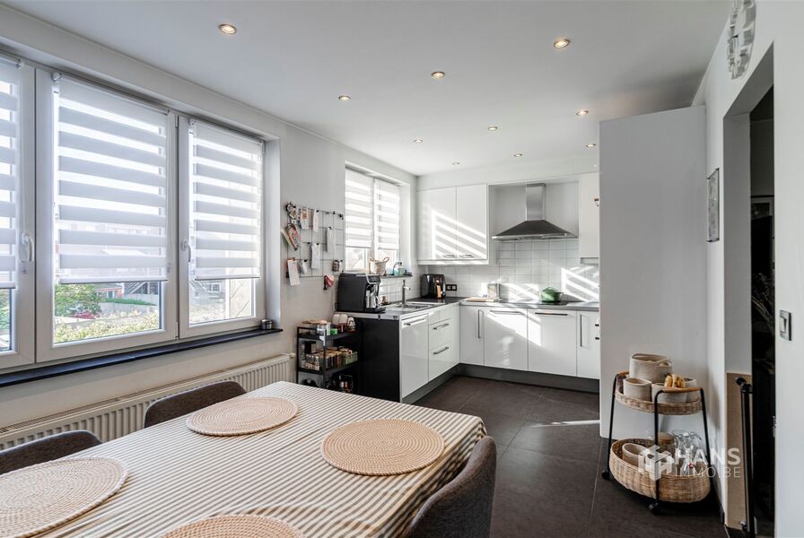 Bel-etage te koop in MERKSEM