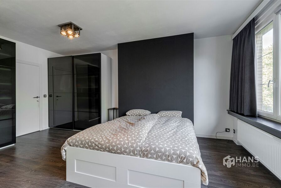 Bel-etage te koop in MERKSEM