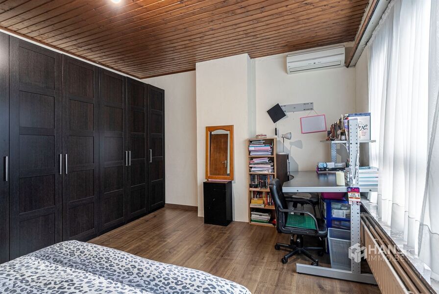 Bel-etage te koop in MORTSEL