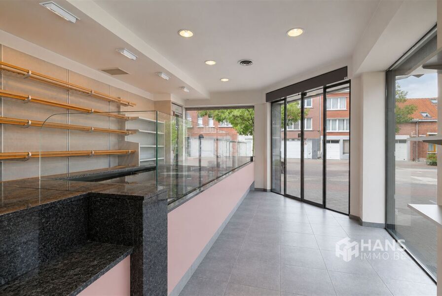 Commercieel gebouw te koop in MERKSEM