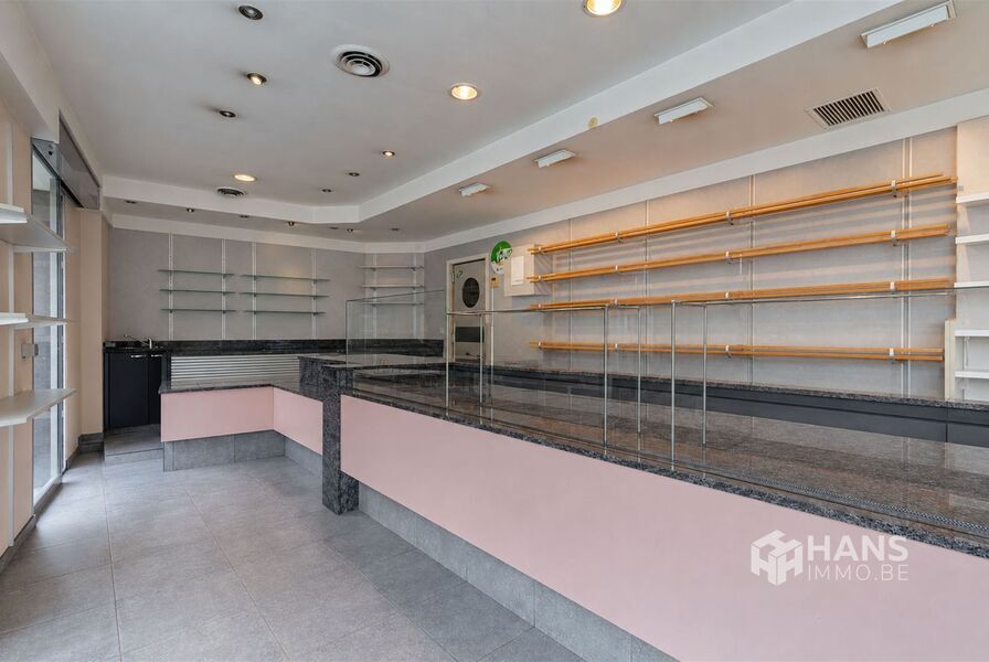 Commercieel gebouw te koop in MERKSEM