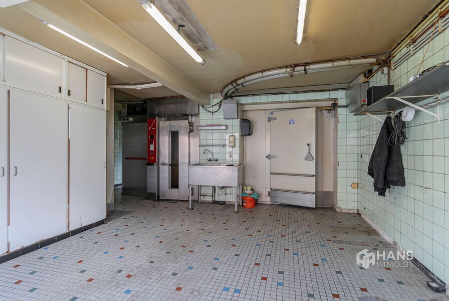 Commercieel gebouw te koop in MERKSEM