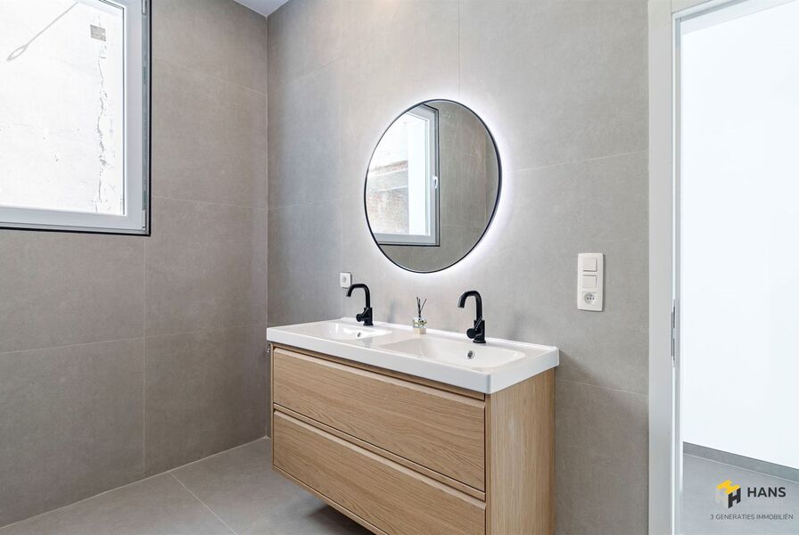 Eengezins woning te koop in ANTWERPEN