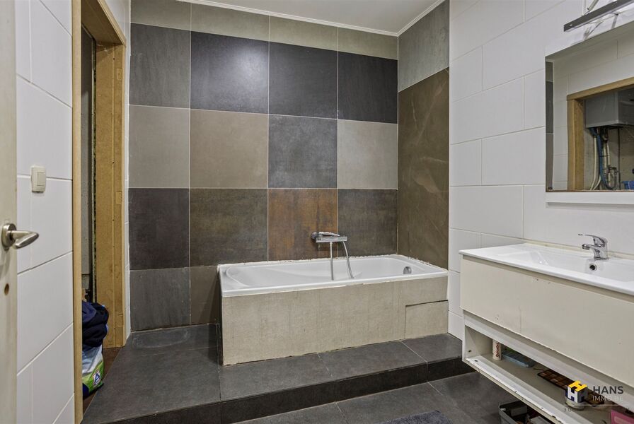 Eengezins woning te koop in DEURNE