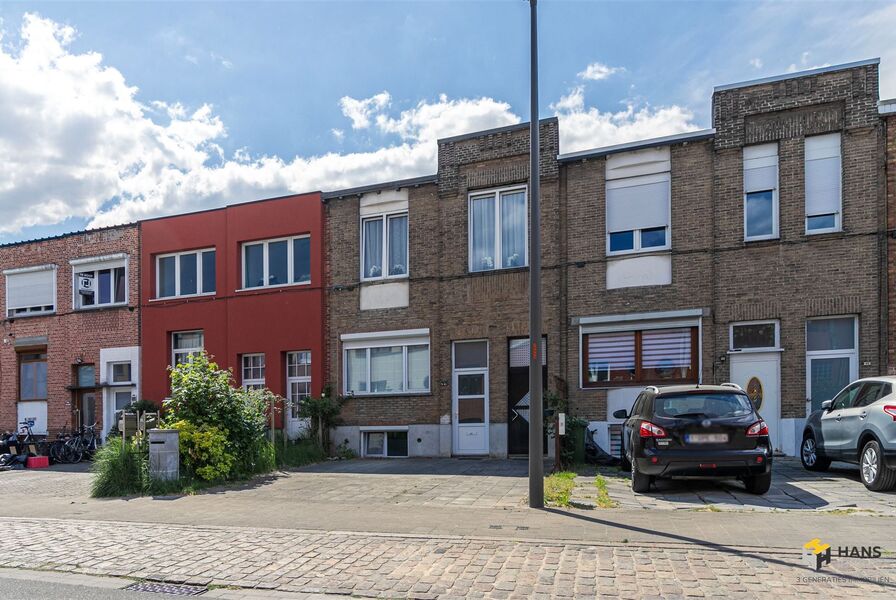 Eengezins woning te koop in DEURNE