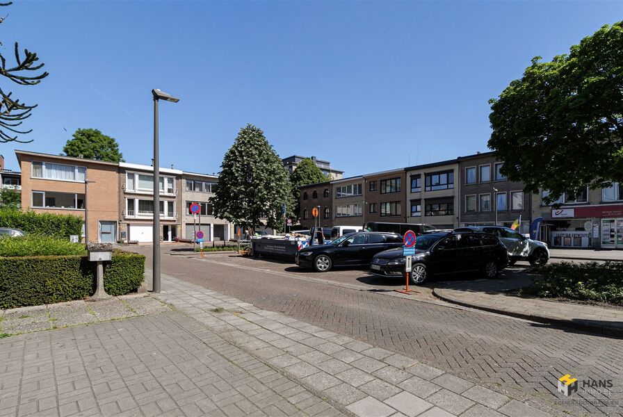 Eengezins woning te koop in DEURNE