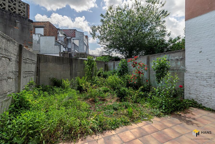 Eengezins woning te koop in DEURNE
