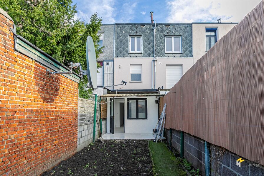 Eengezins woning te koop in DEURNE