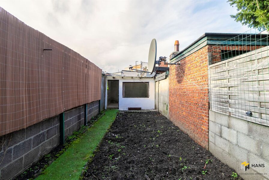 Eengezins woning te koop in DEURNE