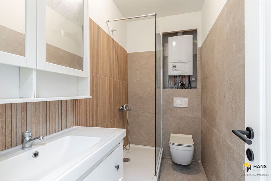 Eengezins woning te koop in DEURNE