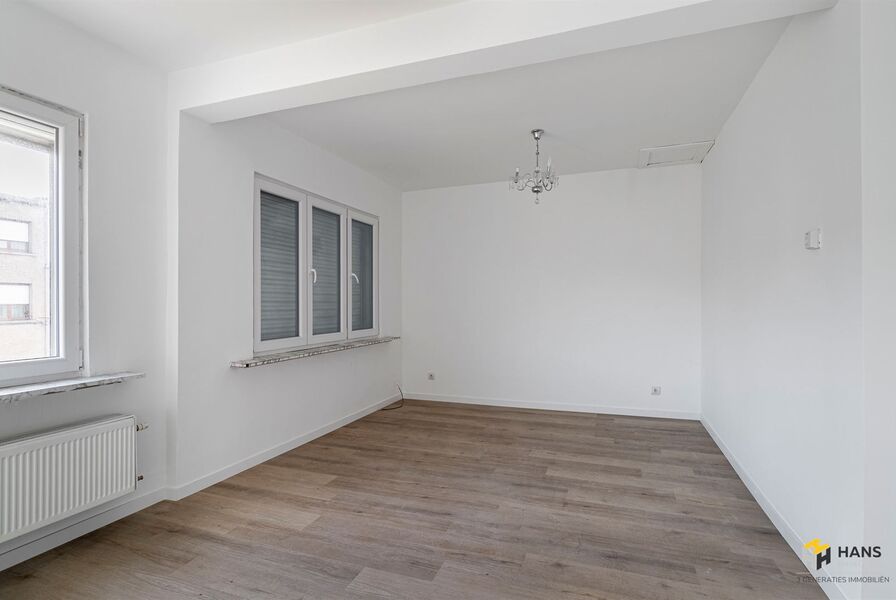 Eengezins woning te koop in DEURNE