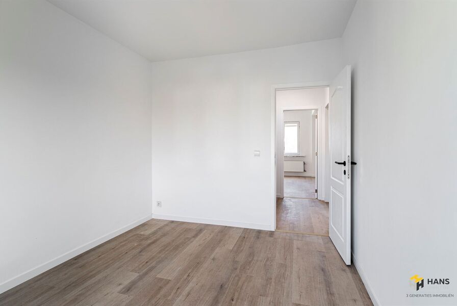 Eengezins woning te koop in DEURNE