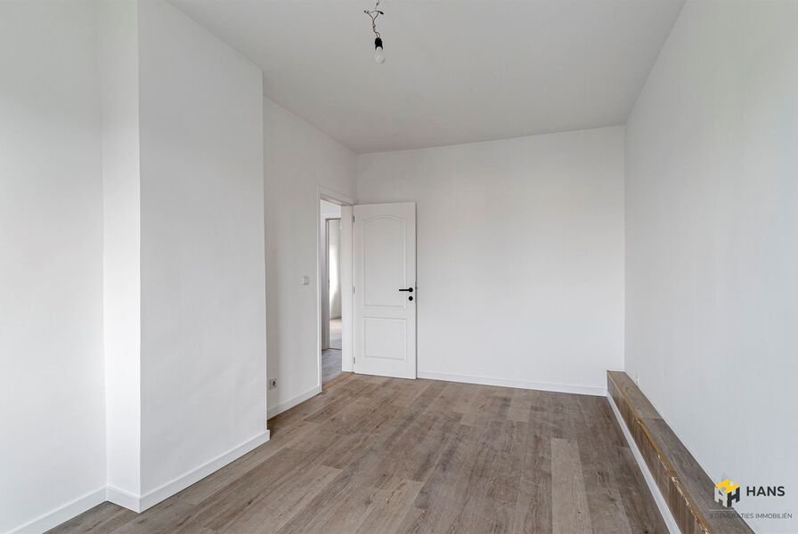 Eengezins woning te koop in DEURNE