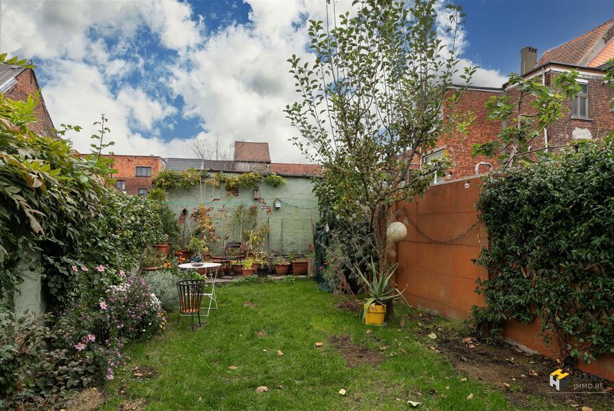 Eengezins woning te koop in MERKSEM