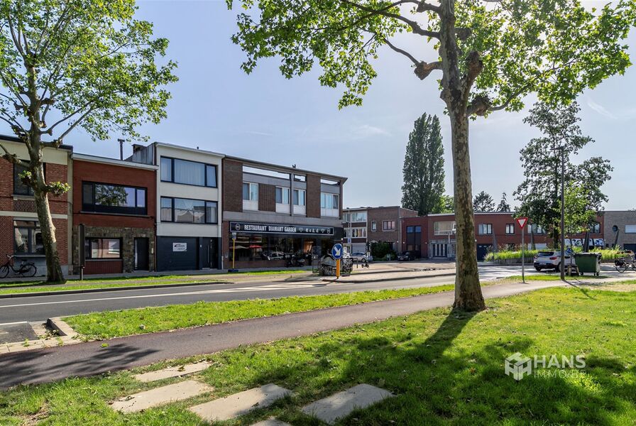 Eengezinswoning te koop in DEURNE