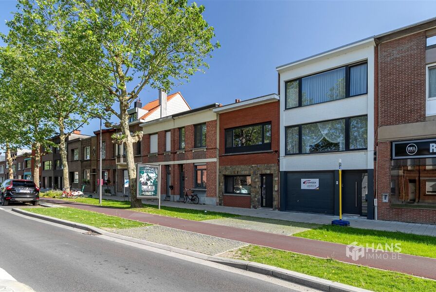 Eengezinswoning te koop in DEURNE
