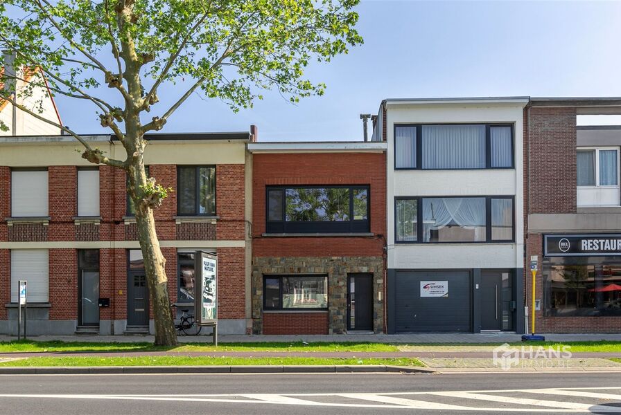 Eengezinswoning te koop in DEURNE