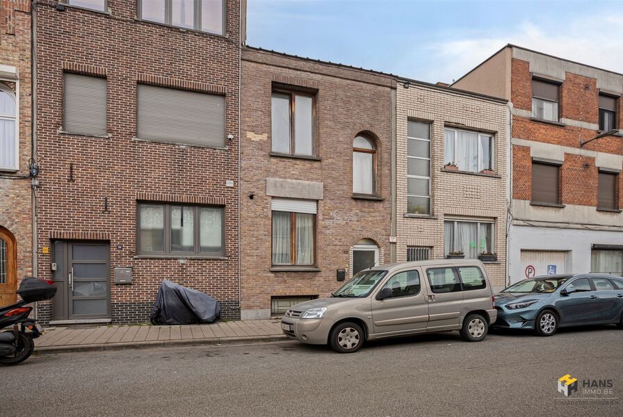 Eengezins woning te koop in DEURNE