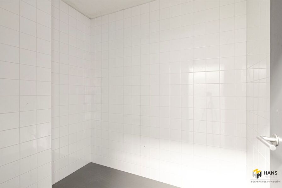 Gebouw (burelen) te koop in DEURNE