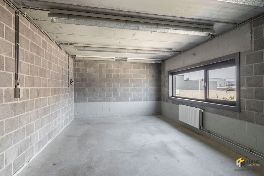Gebouw (burelen) te koop in DEURNE