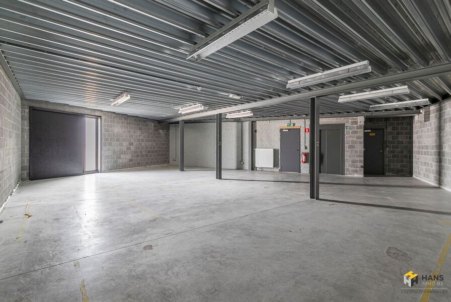 Gebouw (burelen) te koop in DEURNE