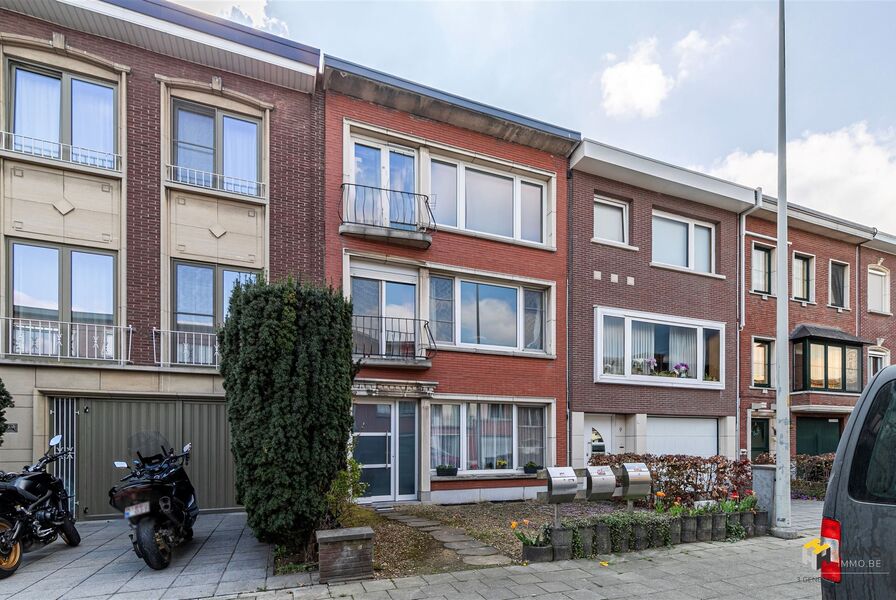 Gelijkvloers te koop in DEURNE