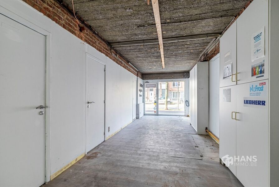 Handelsruimte te koop in BERCHEM
