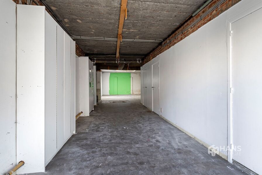 Handelsruimte te koop in BERCHEM