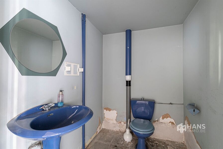 Handelsruimte te koop in BERCHEM
