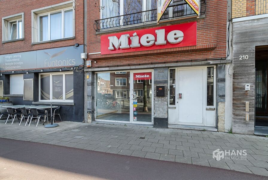 Handelsruimte te koop in BERCHEM