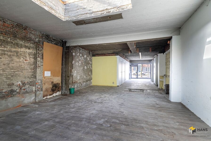Handelsruimte te koop in BERCHEM