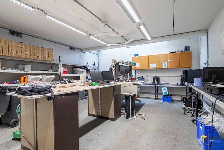 Handelsruimte te koop in MERKSEM