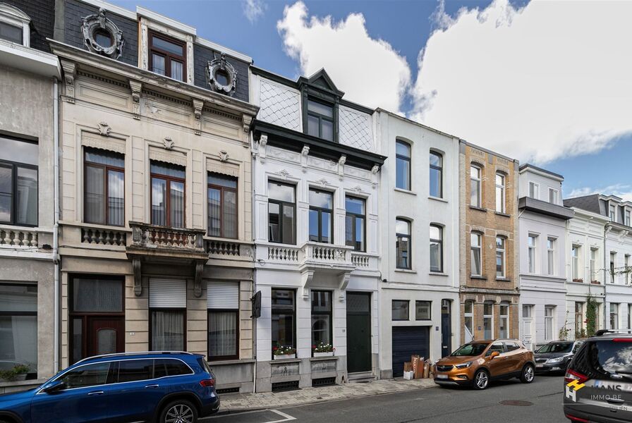 Herenhuis te koop in DEURNE